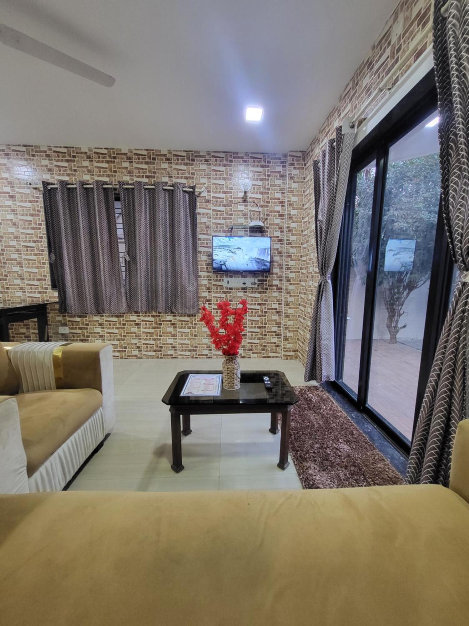 The Perfect Stays Para Disco Big Pool Cricket Turf Villa Lonavala Extérieur photo