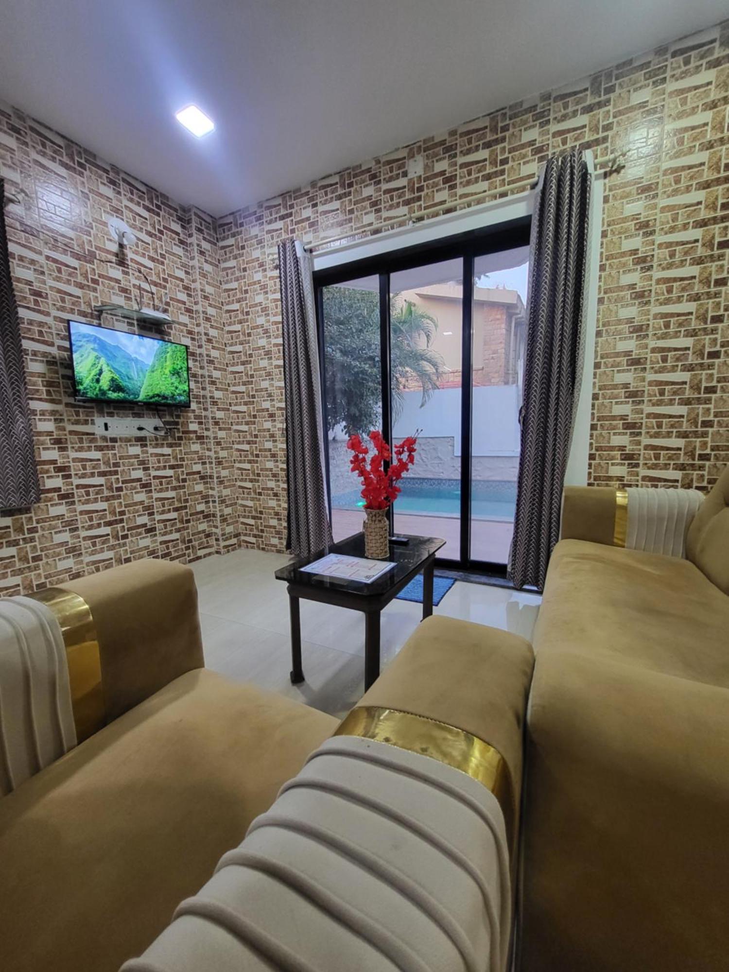 The Perfect Stays Para Disco Big Pool Cricket Turf Villa Lonavala Extérieur photo