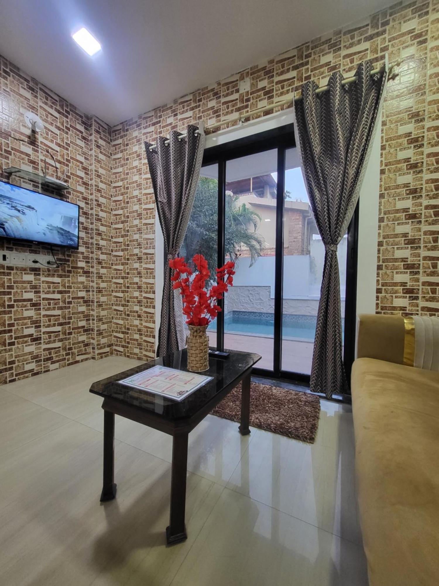The Perfect Stays Para Disco Big Pool Cricket Turf Villa Lonavala Extérieur photo